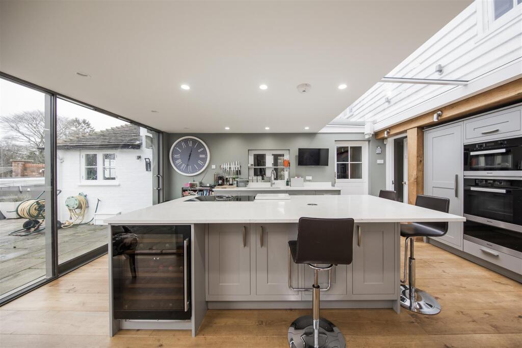 Stunning Open Plan Kitchen