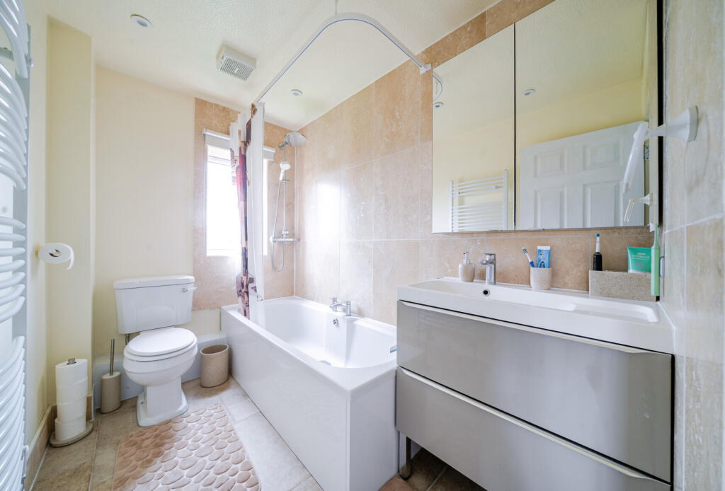 1331644-1-688b7c3...