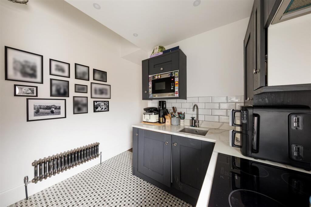 Callis Road, E17