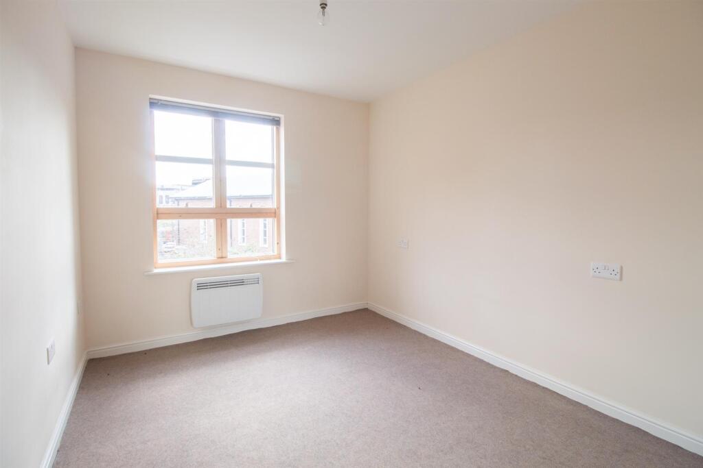 21-spectrum bedroom.jpg