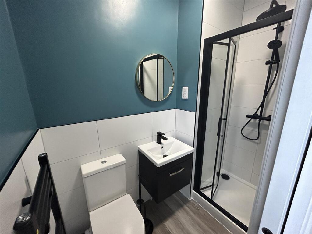 Room 3 - Shower Room.jpg