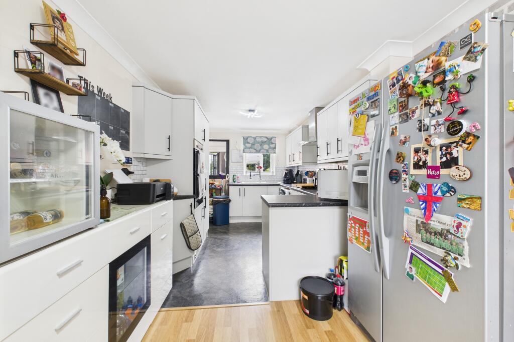 CAM05454G0-PR0014-STILL006