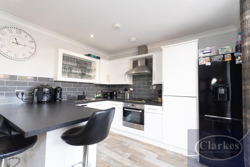 FC_020_63 HERON CT RD_020