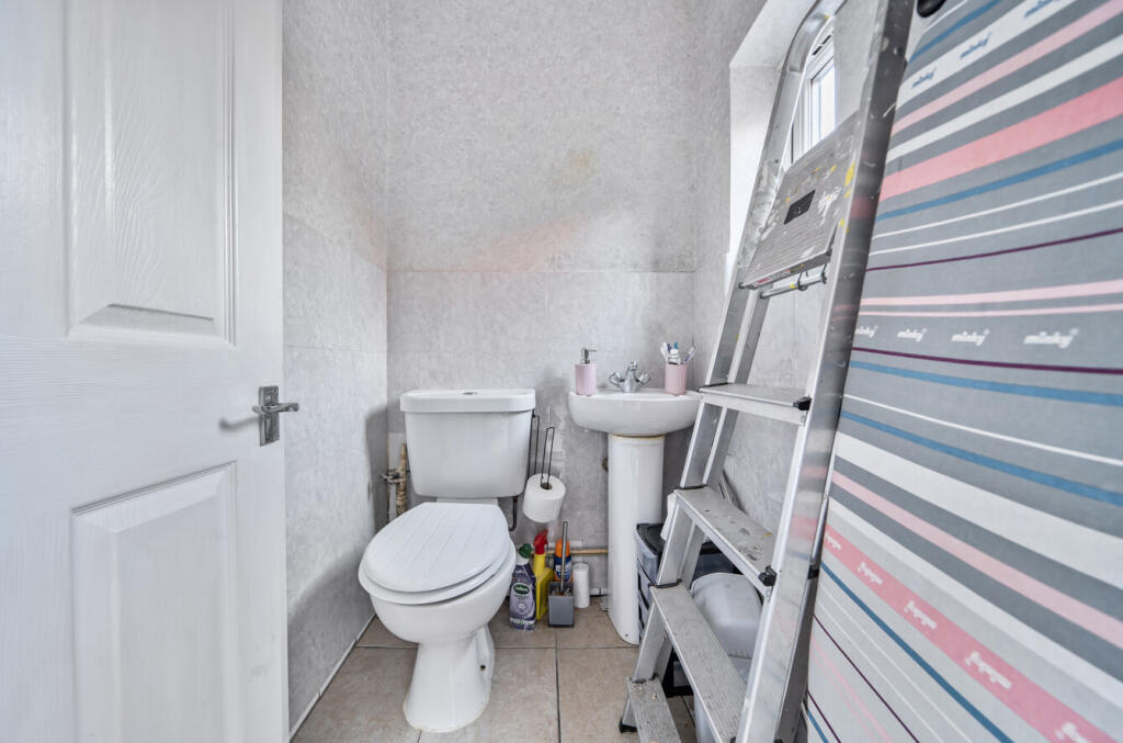 1387782-5-693c4e3...