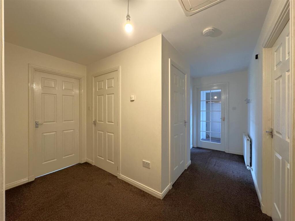 HALLWAY.JPG