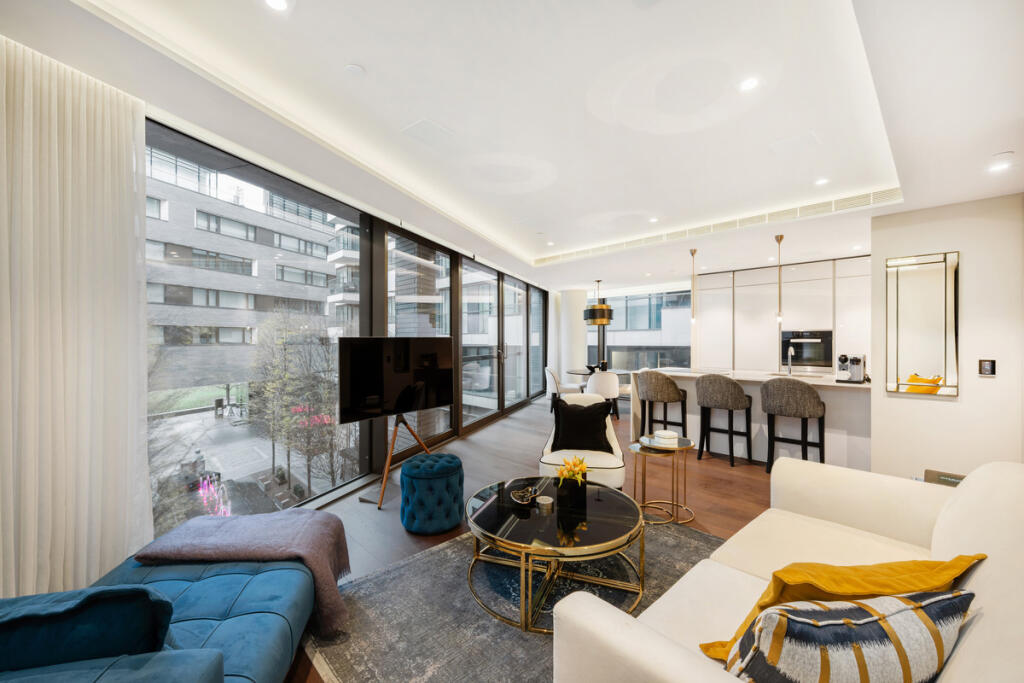 Crown Square, London, SE1