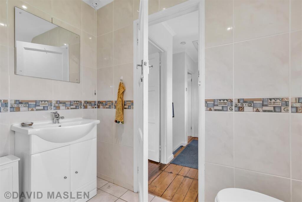 bathroom (1).jpg