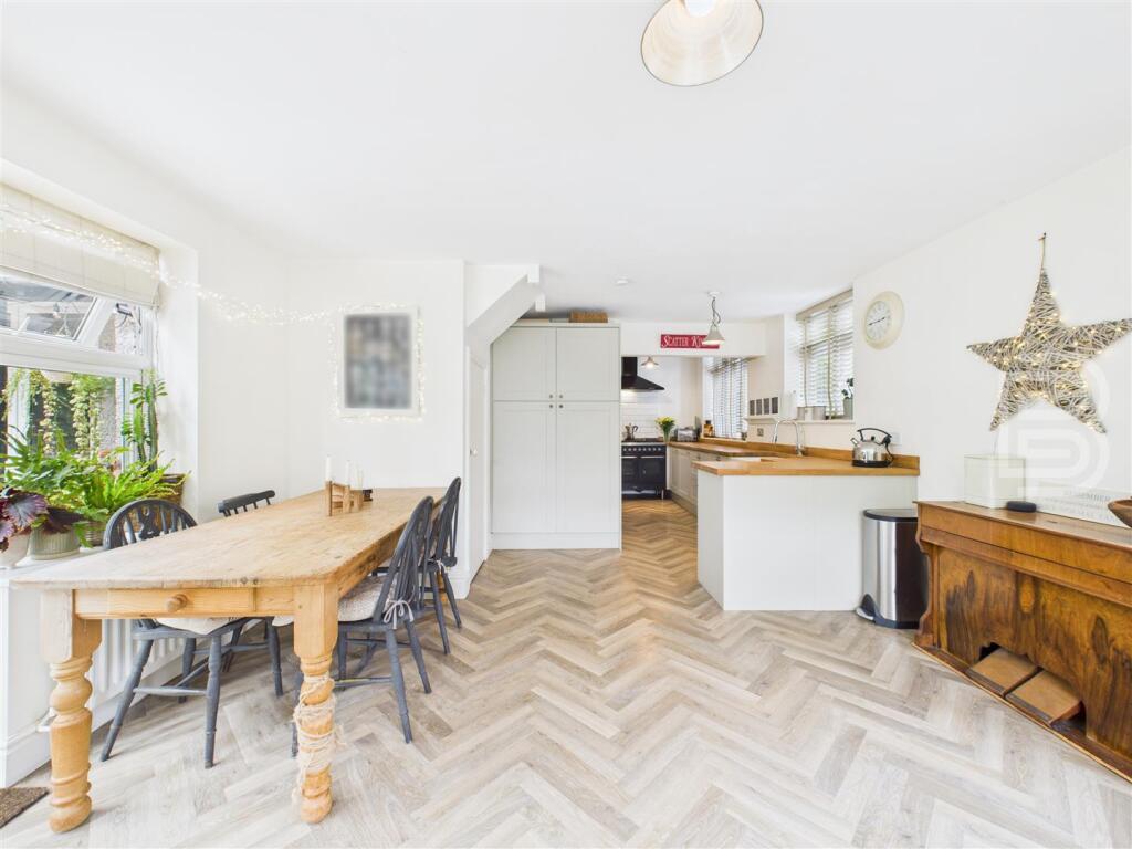 Kitchen Family Room (6).jpg