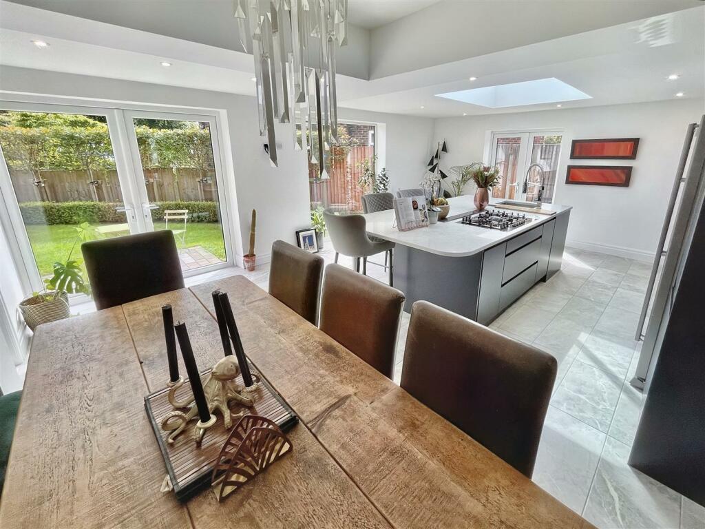 Open Plan Dining Kitchen Aspect 9.jpg