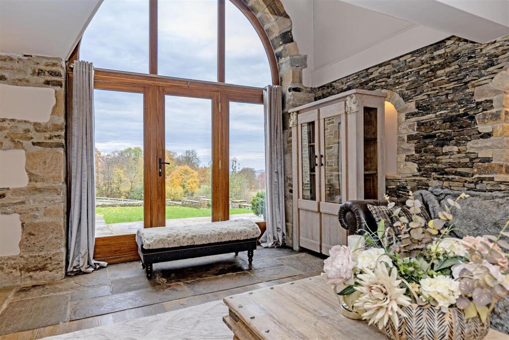 Reception Room-3.jpg