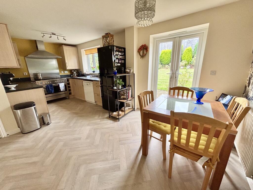 Kitchen / Breakfast Room