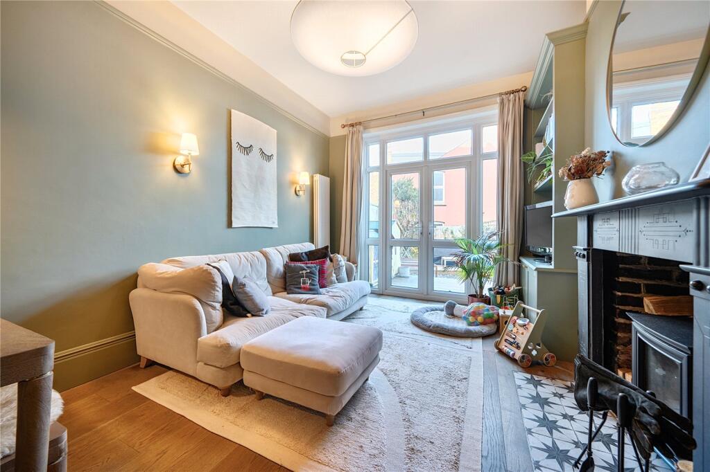 Alexandra Park Road, London, N22