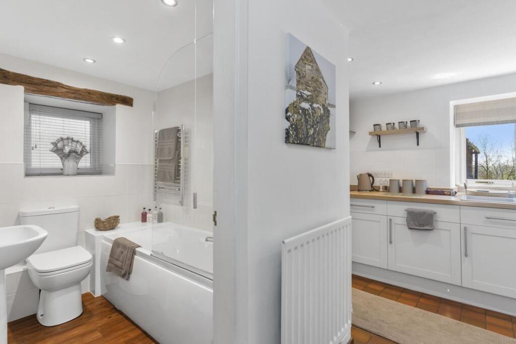 Bathroom / Kitchen Area