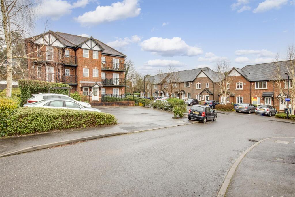 15 West View, Shrubbery Close, HP13 6FW-15.jpg