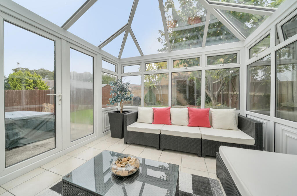 1369298-7-68f1084...