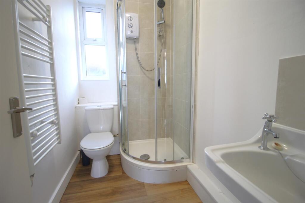 Bathroom.JPG