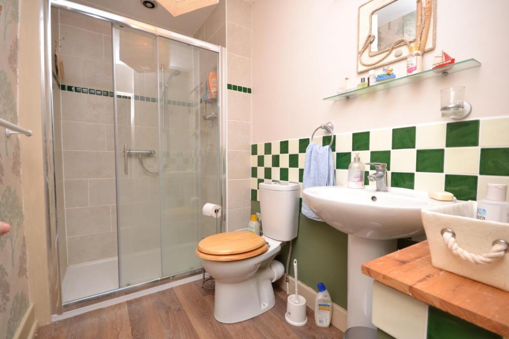 EN SUITE