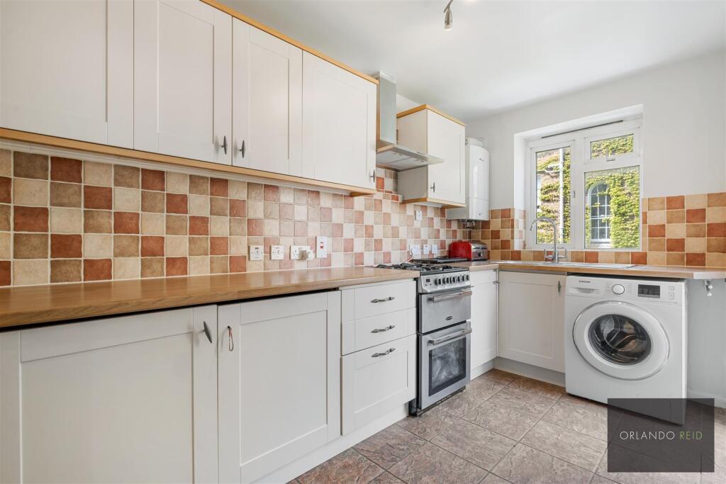 Flat 6, Greenwood House EC1R 4RJ-4.jpg