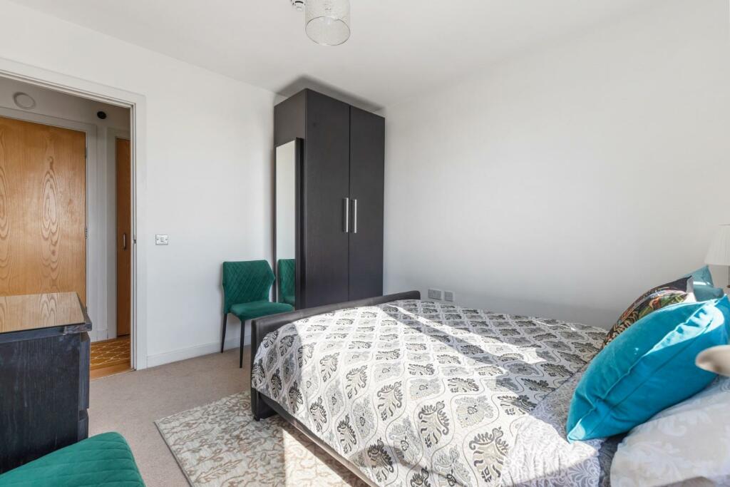 Kelday Heights E1 2PW-No Watermark-6.jpg