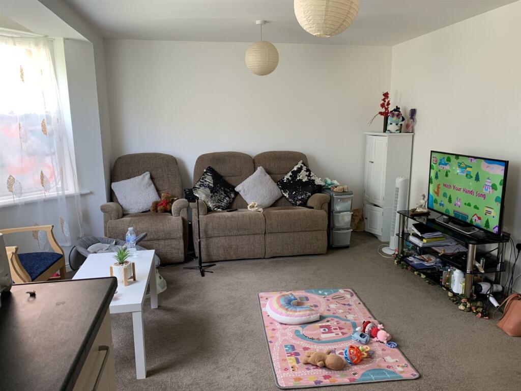 Lounge2.jpg