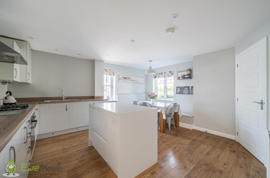 9946c7c0-31a4-4ea5-b20e-bf8d113f3b84