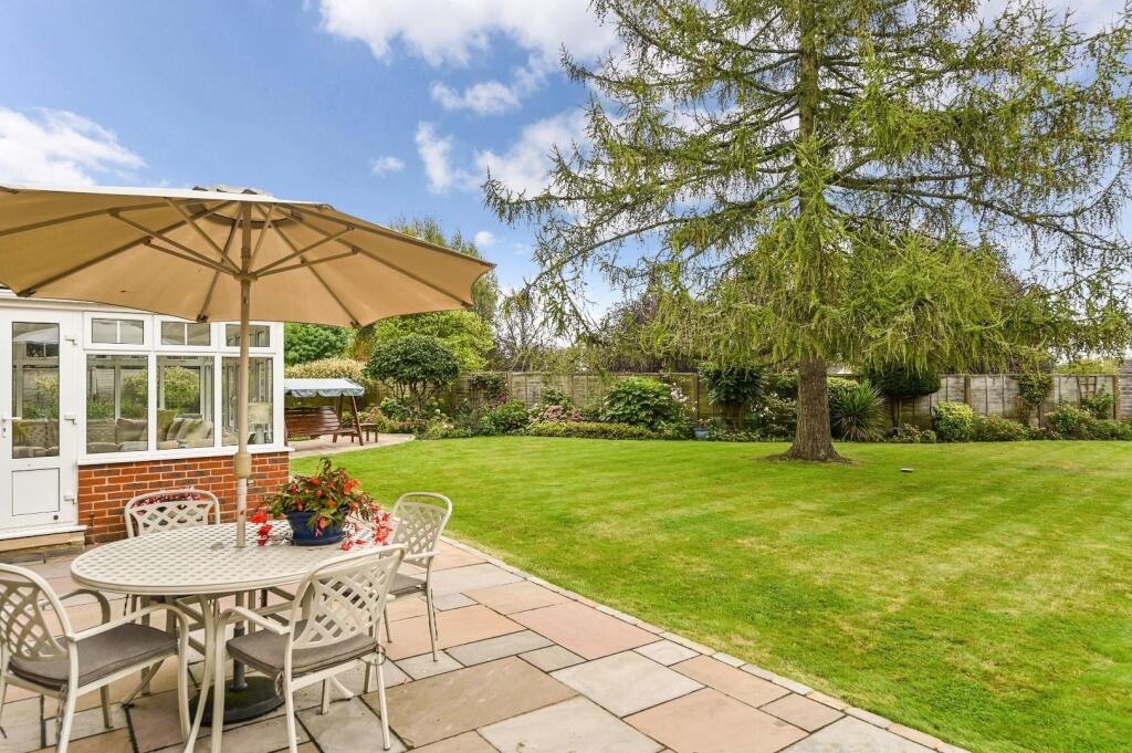 4 Church Close Ph22.jpg