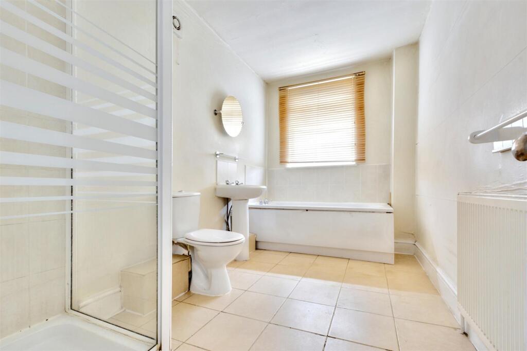 Bathroom_1.jpeg