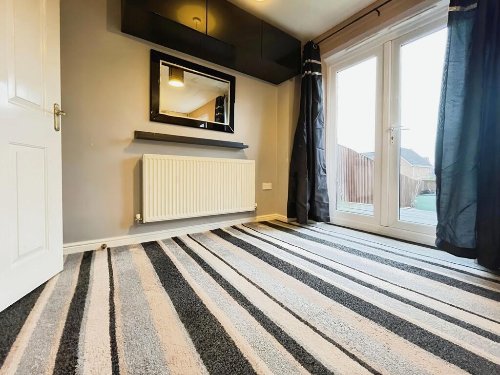 12303802-WhatsApp...