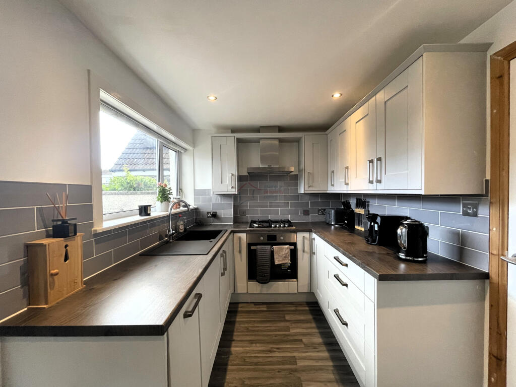 Kitchen a.JPG