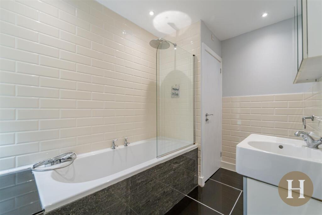 Hadleigh Estate Agents-6.jpg