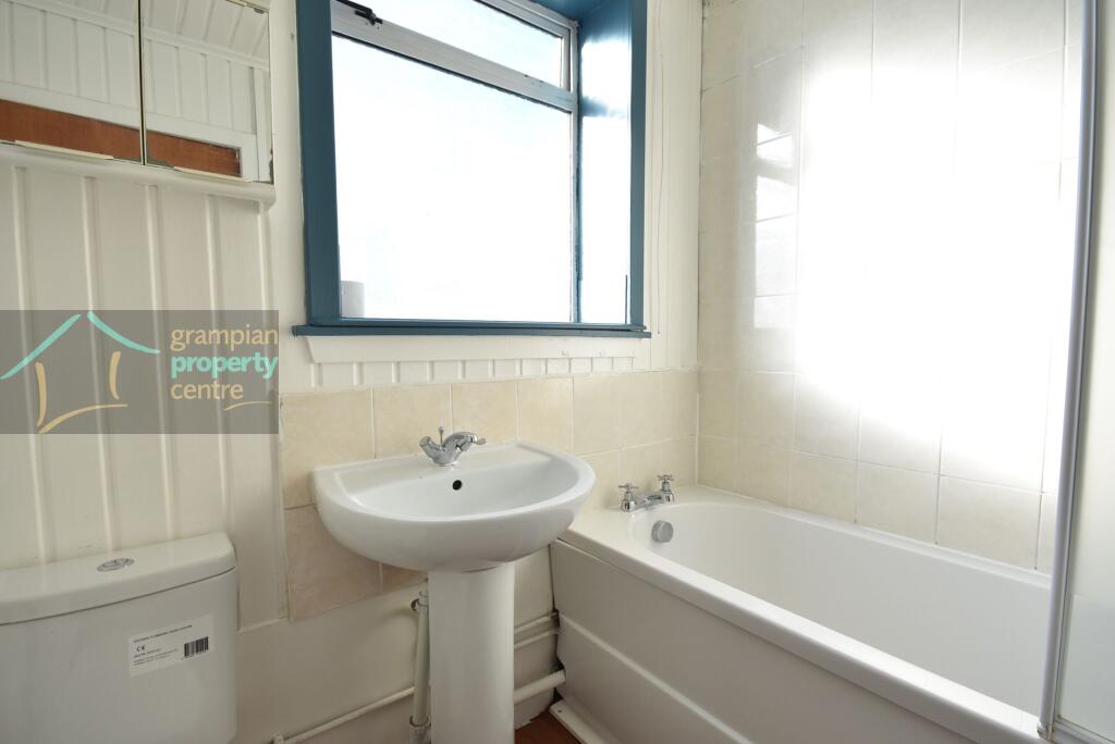 bathroom .JPG