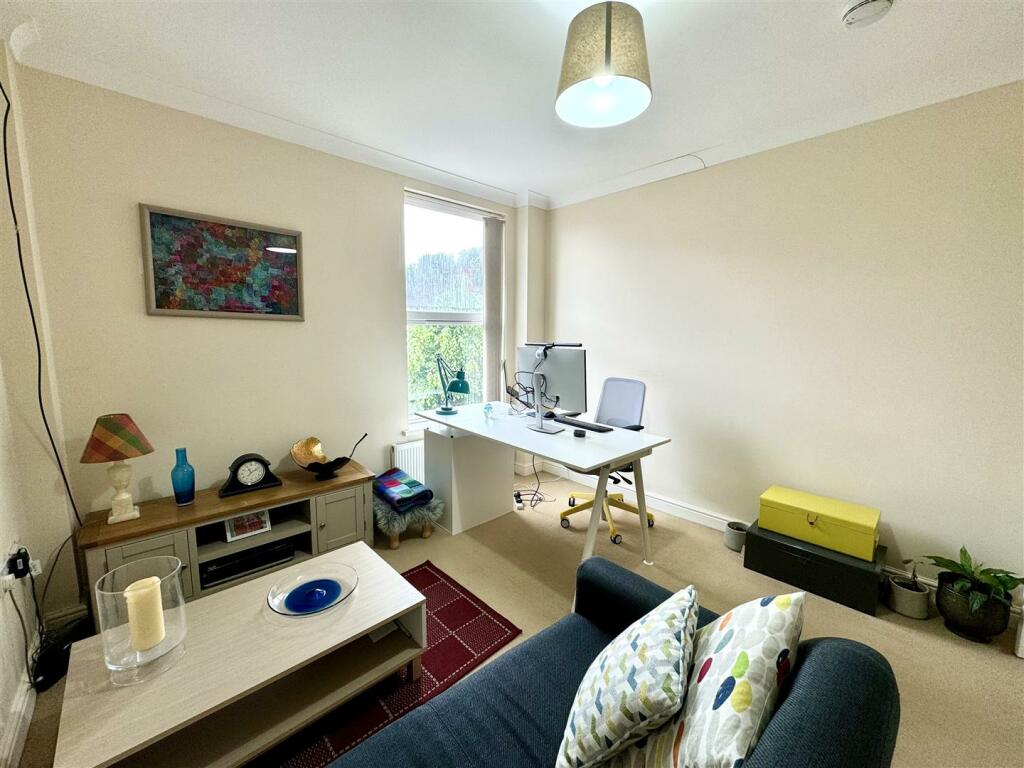 SITTING ROOM