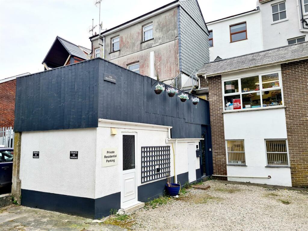 Parking/Workshop