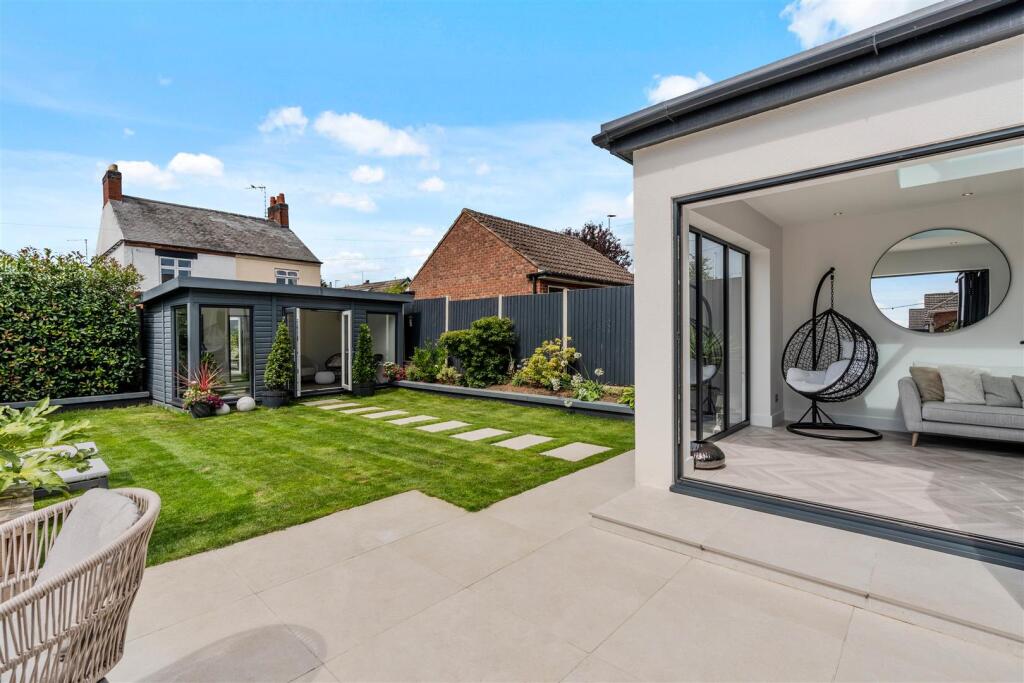60 Harecroft Crescent, Sapcote