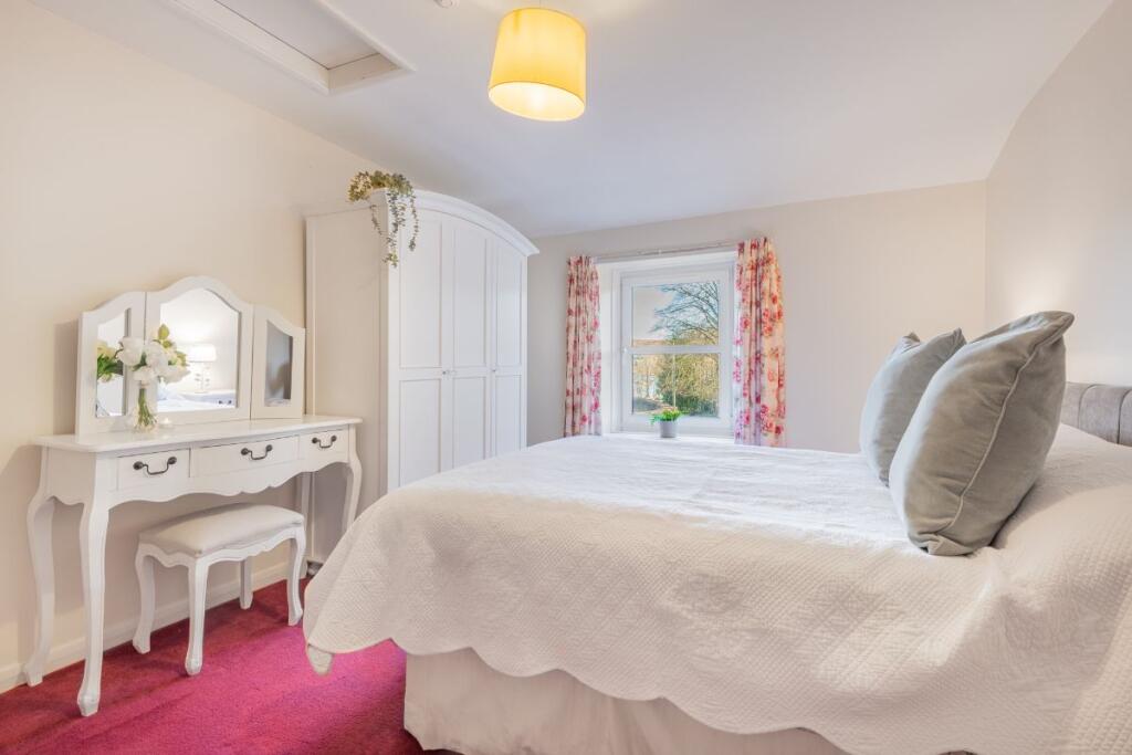 Belle Grove - Bedroom One