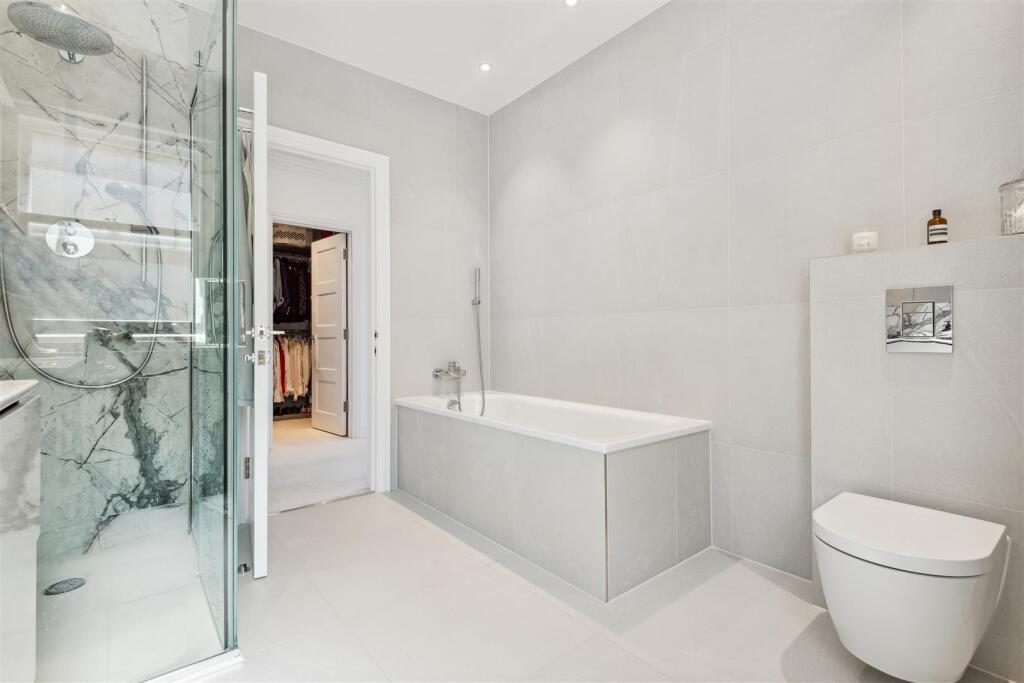 Abinger Road, W4 - FOR SALE