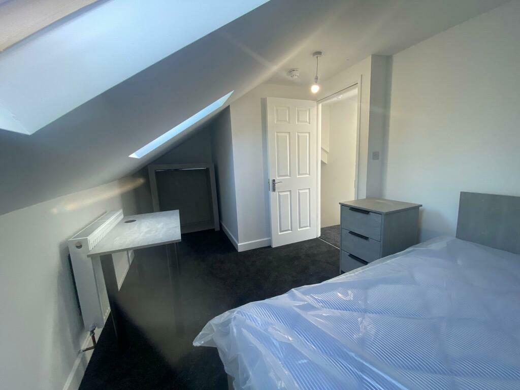 bedroom 5.jpeg
