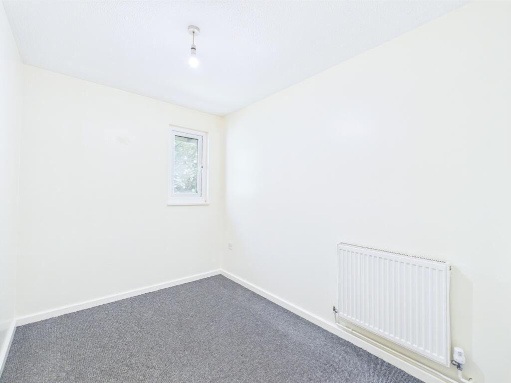 CAM01909G0-PR0336-STILL006