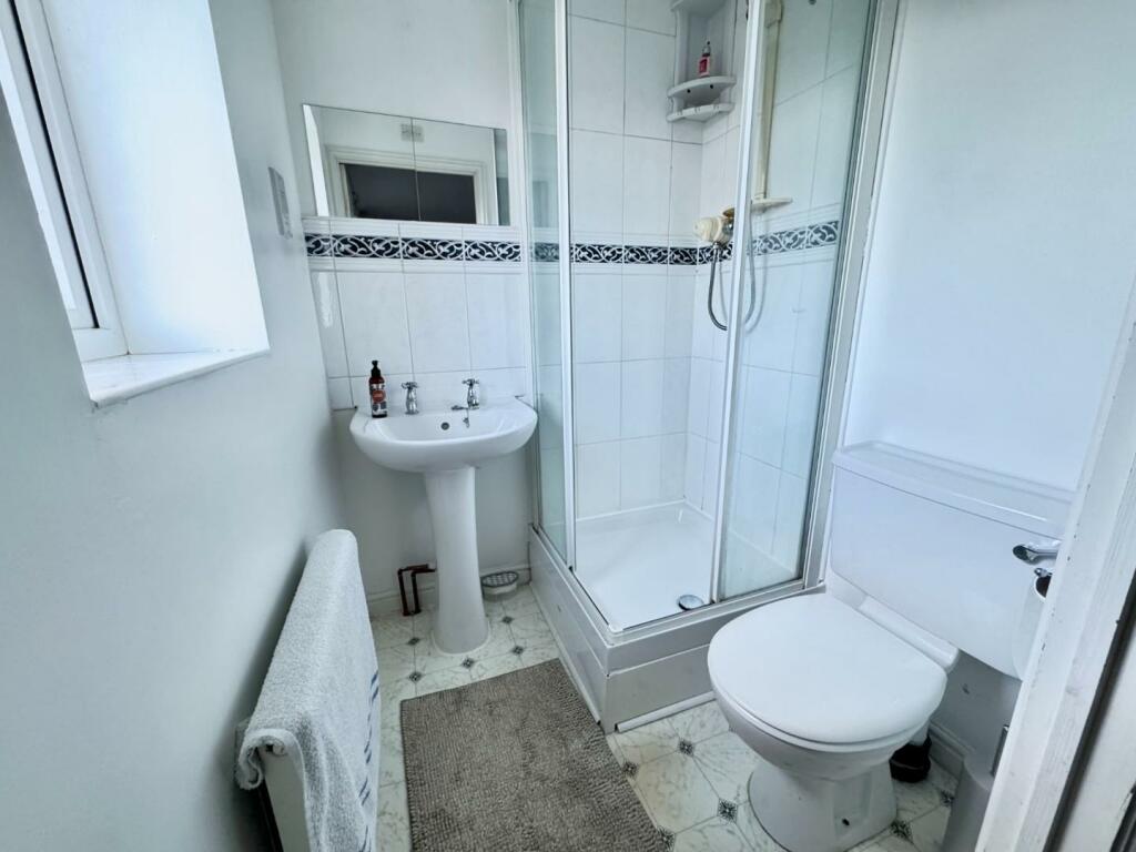 EN SUITE.jpg