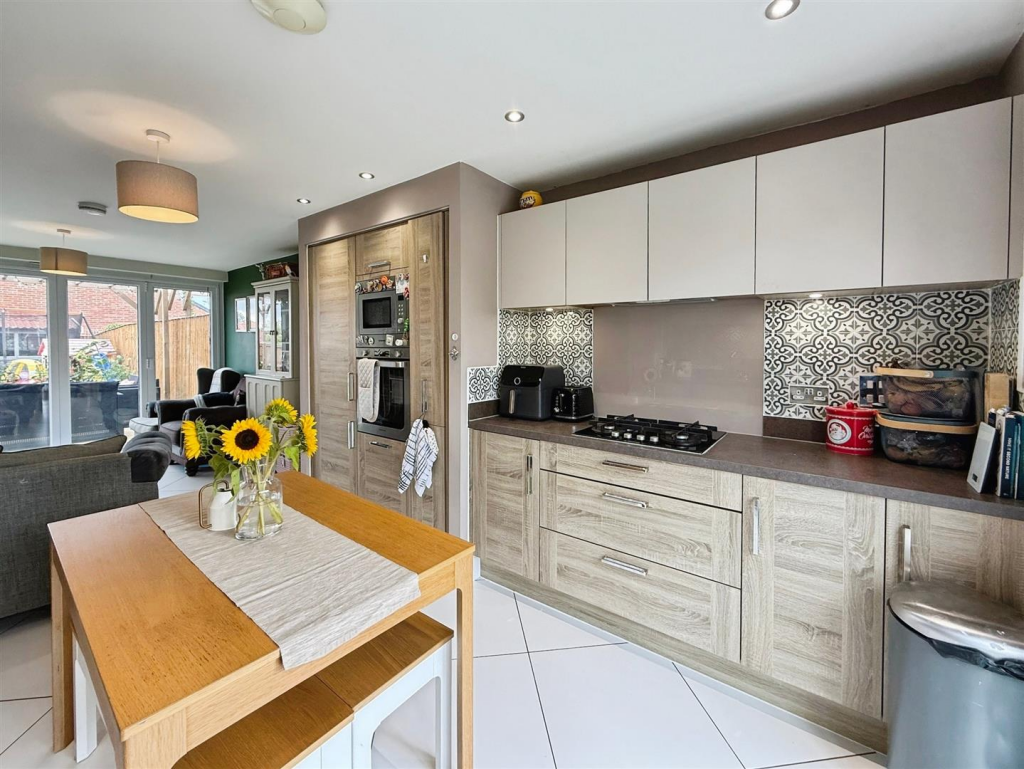 Open plan kitchen/Living area