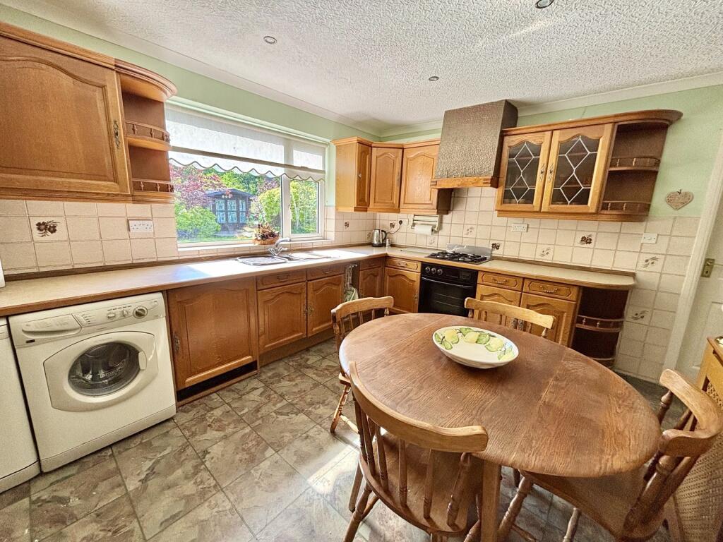 Kitchen / Breakfast Room