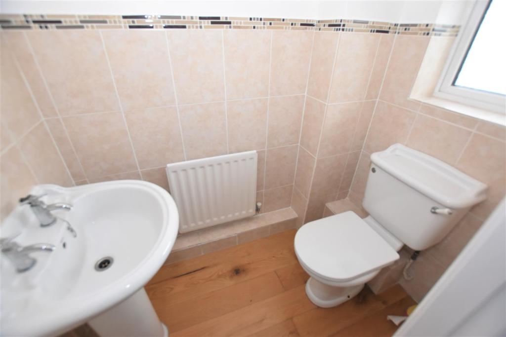 Cloakroom WC.jpg