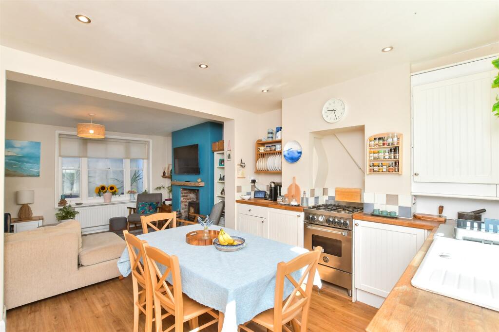 Kitchen/ Lounge/ Diner