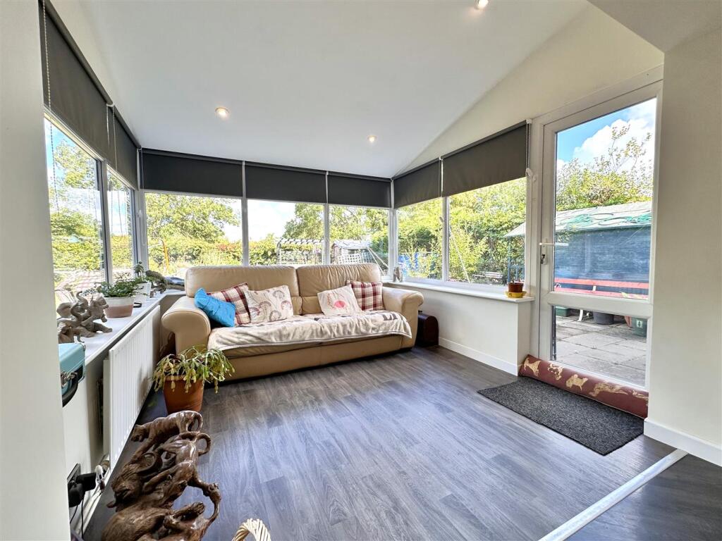 Garden/Sitting Room 873