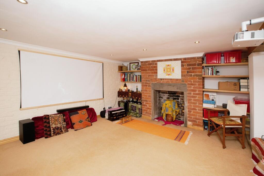 Cinema/ Yoga room in cellar