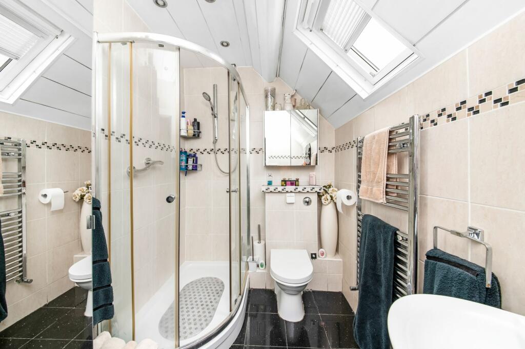 SHOWER ROOM