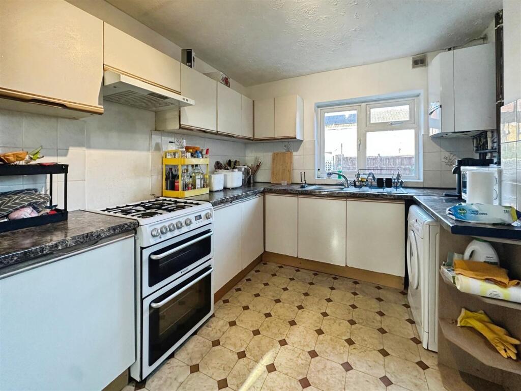 2483b5f6--4650-95F3-E7F55F1CCA9A-63371-00002B9A302