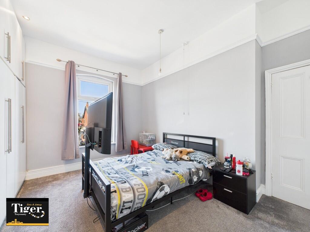 CAM02176G0-PR0541...