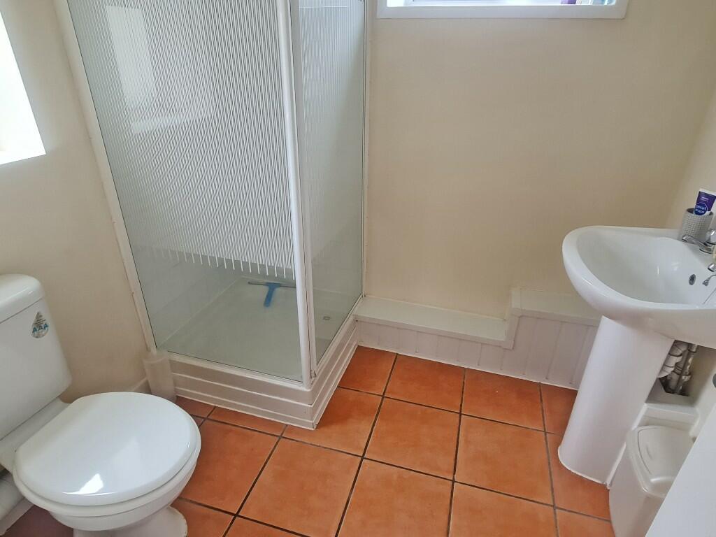 Shower Room (2)