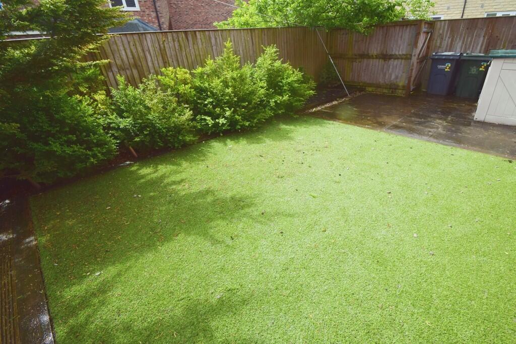 3c4f363e-Garden 2...